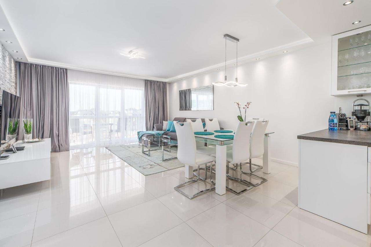 Stylish Vacation Apartment With Parking In Miedzyzdroje By Noclegi Renters Екстер'єр фото