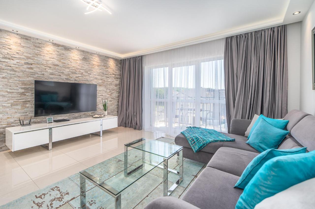 Stylish Vacation Apartment With Parking In Miedzyzdroje By Noclegi Renters Екстер'єр фото