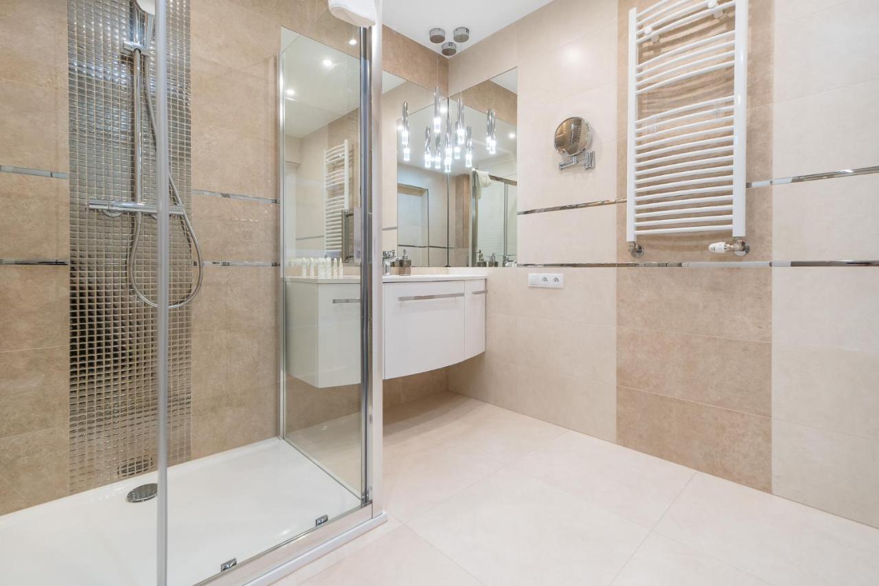Stylish Vacation Apartment With Parking In Miedzyzdroje By Noclegi Renters Екстер'єр фото