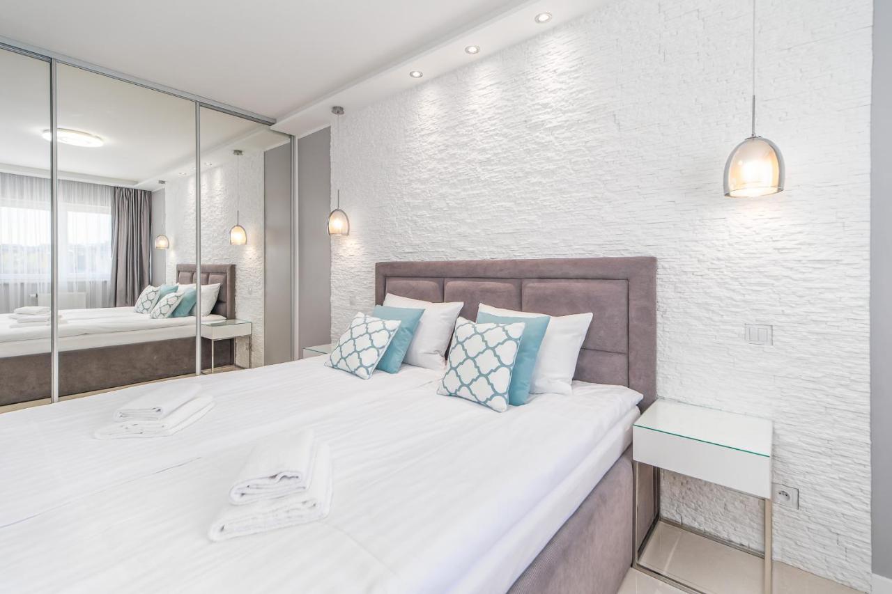 Stylish Vacation Apartment With Parking In Miedzyzdroje By Noclegi Renters Екстер'єр фото